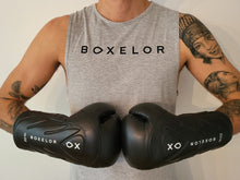 Lade das Bild in den Galerie-Viewer, Boxing Gloves

